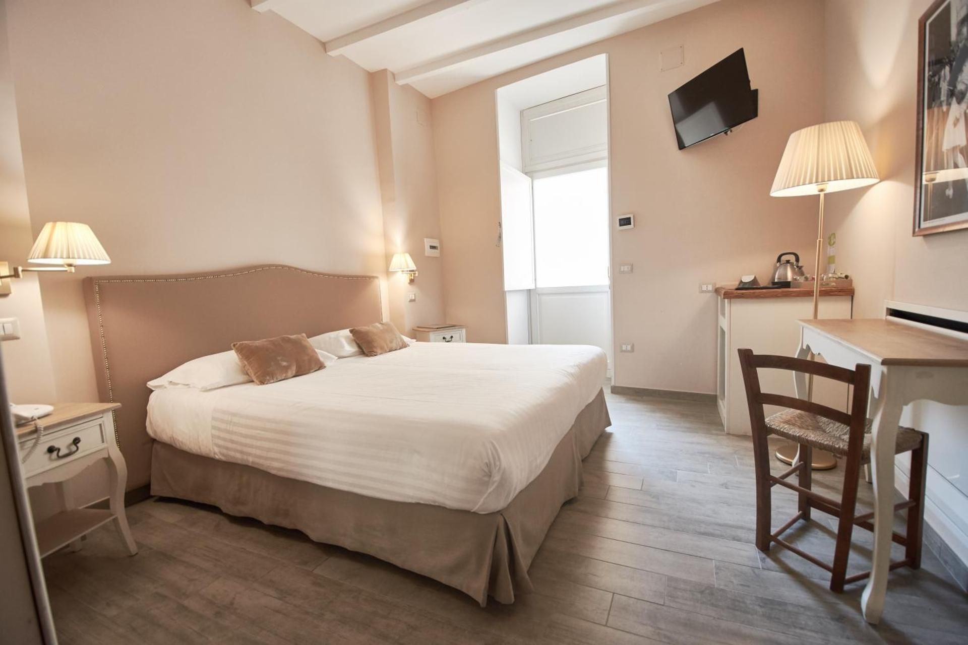 Cas'E Charming House Superior Double or Twin Room 2