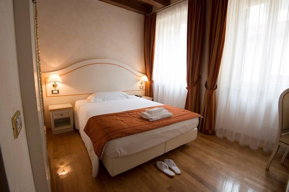 Albergo Mazzanti Economy Double Room, 1 Double Bed (Small) 2