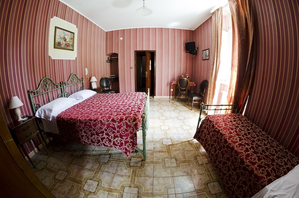 undefined Hotel Villa Maria 4