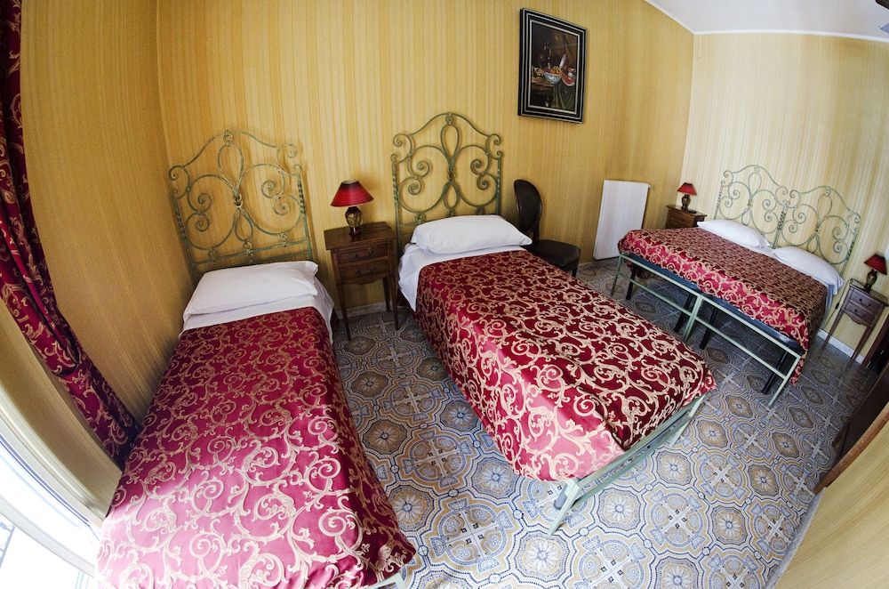 undefined Hotel Villa Maria 2