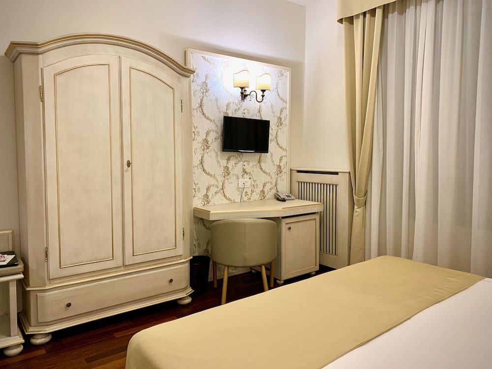 Double or Twin Room, Lake View