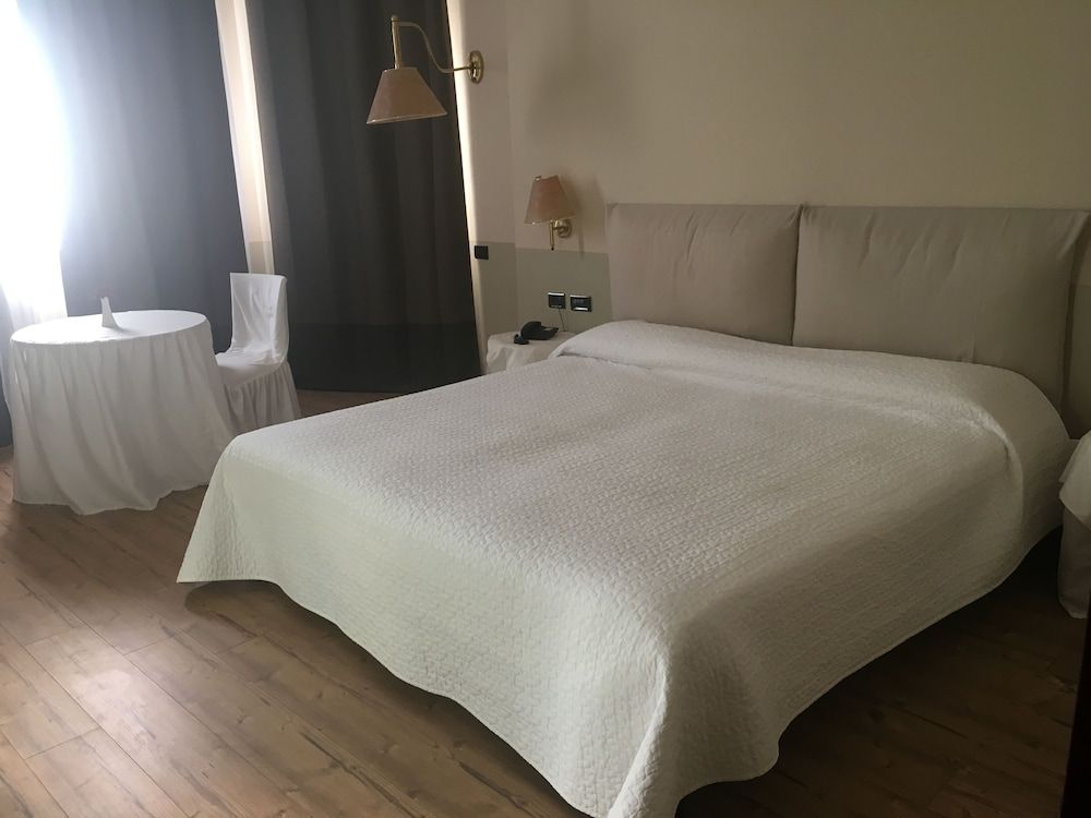 Green Hotel Double Room 2