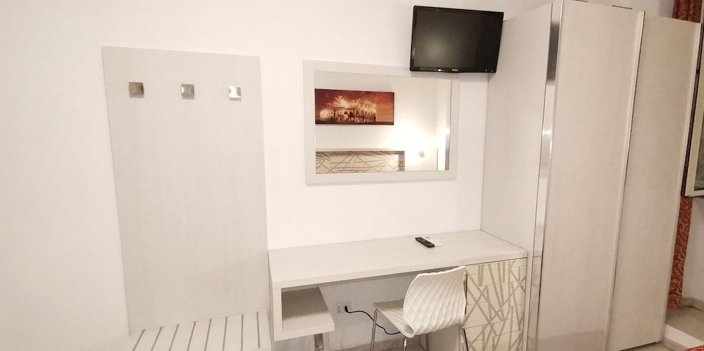 Angelica Economy Double Room 18