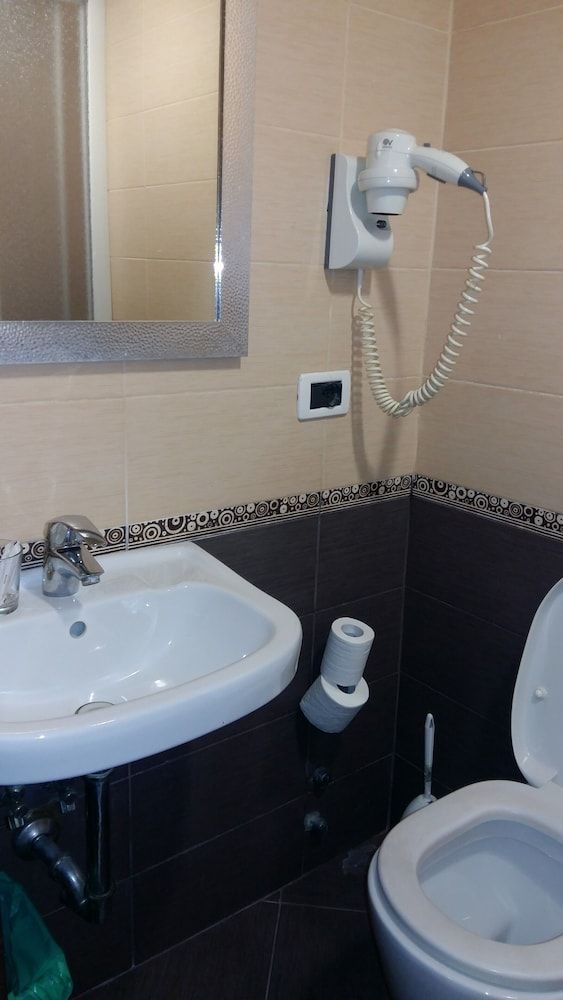 Angelica Economy Double Room 9