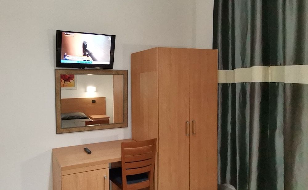 Angelica Economy Double Room 17