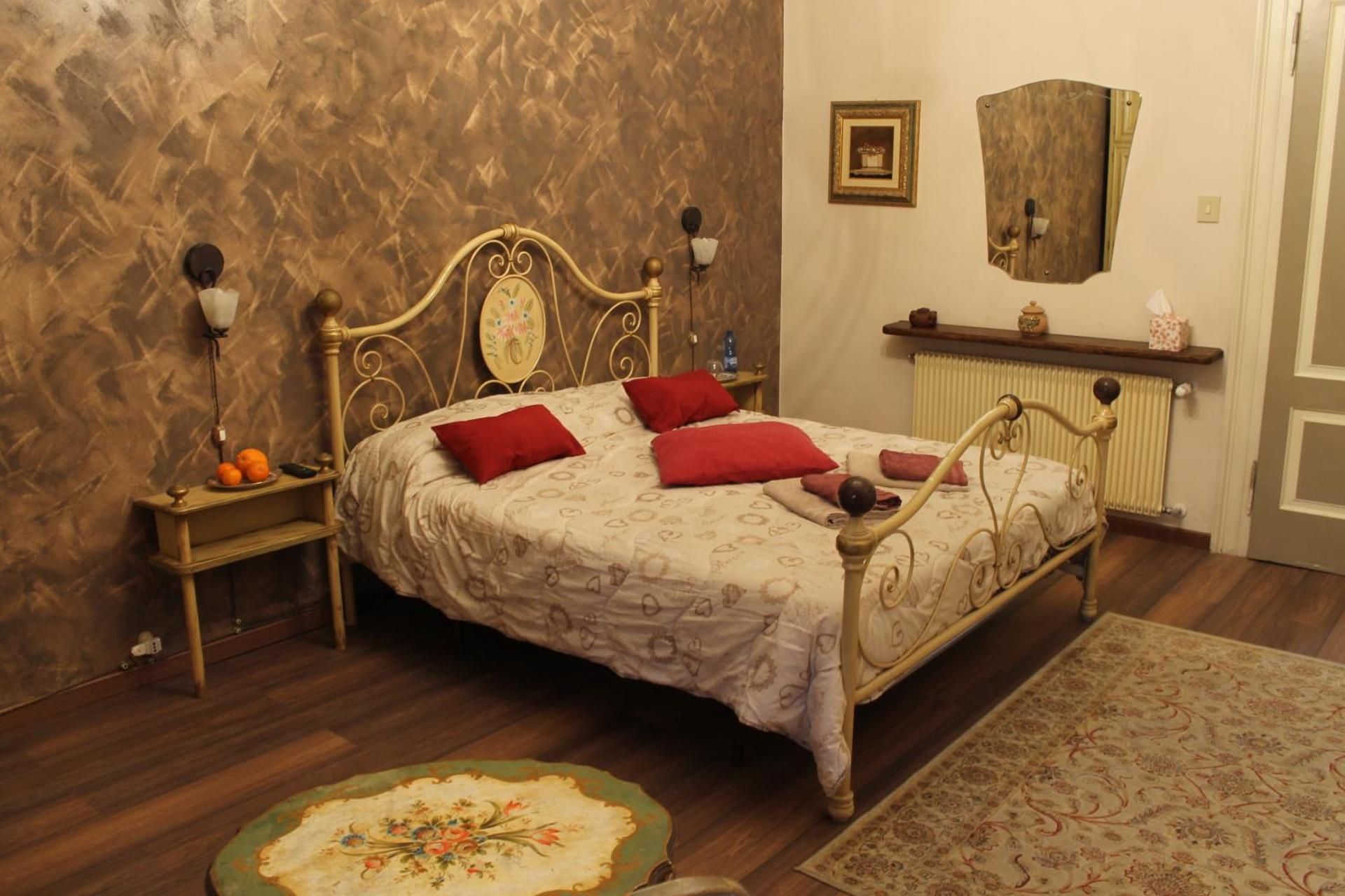 Double Room with External Private Bathroom