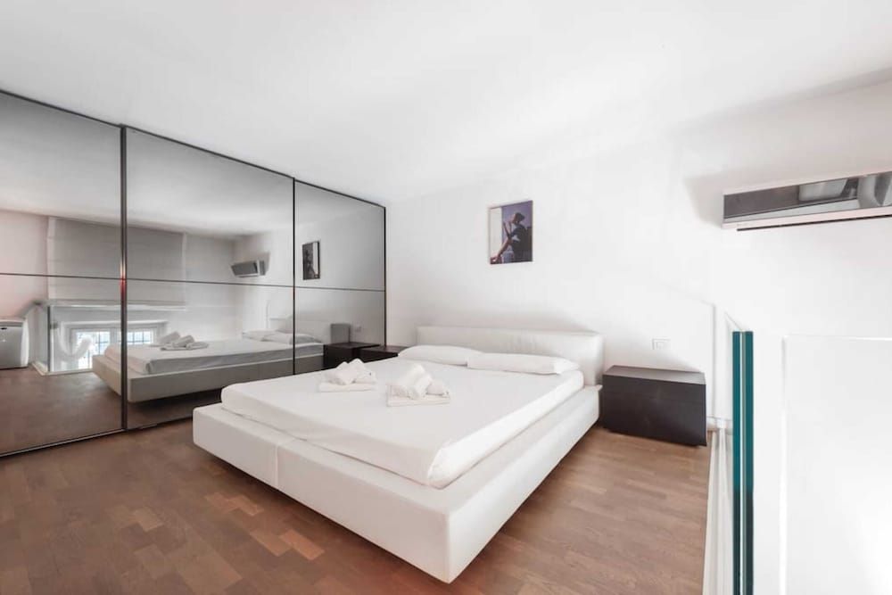 undefined Short-Let Florence - Stunning Loft 5