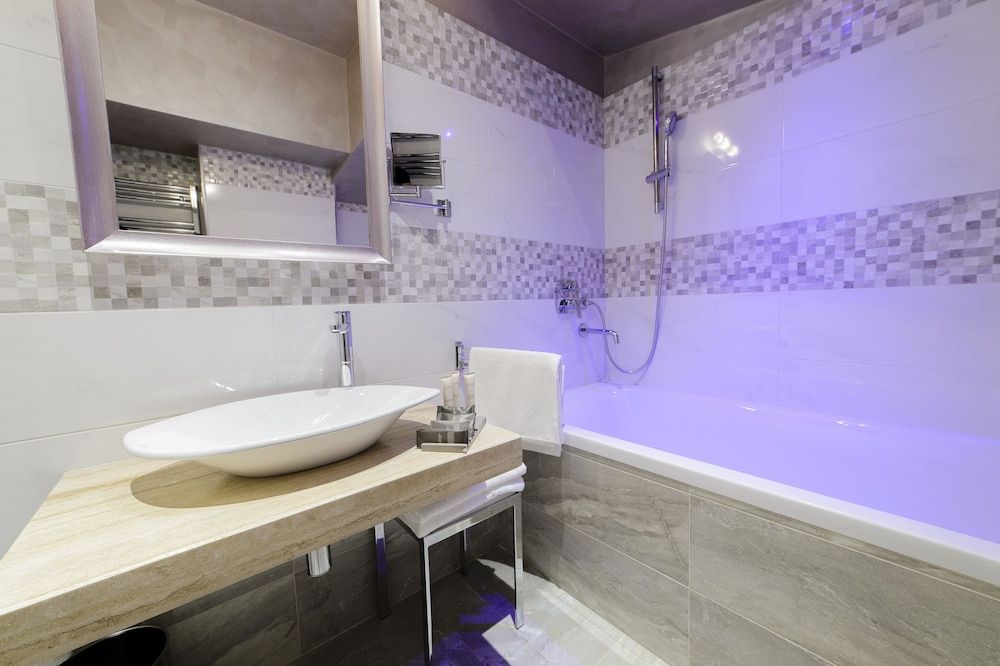 Hotel Vespasiano Superior Double Room 18