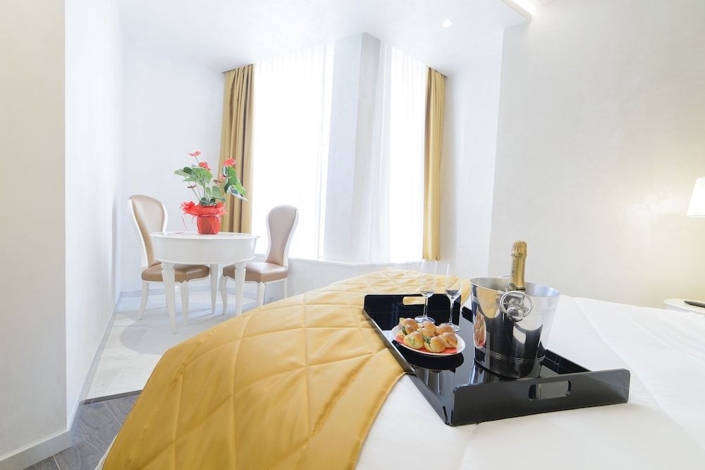 Hotel Vespasiano Superior Double Room 10