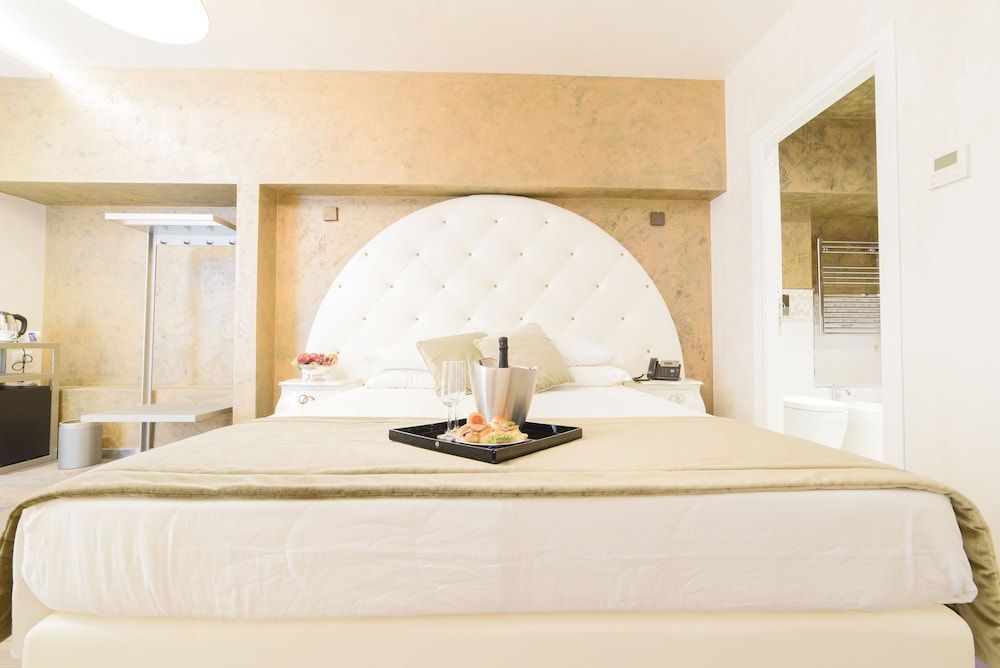 undefined Hotel Vespasiano 4