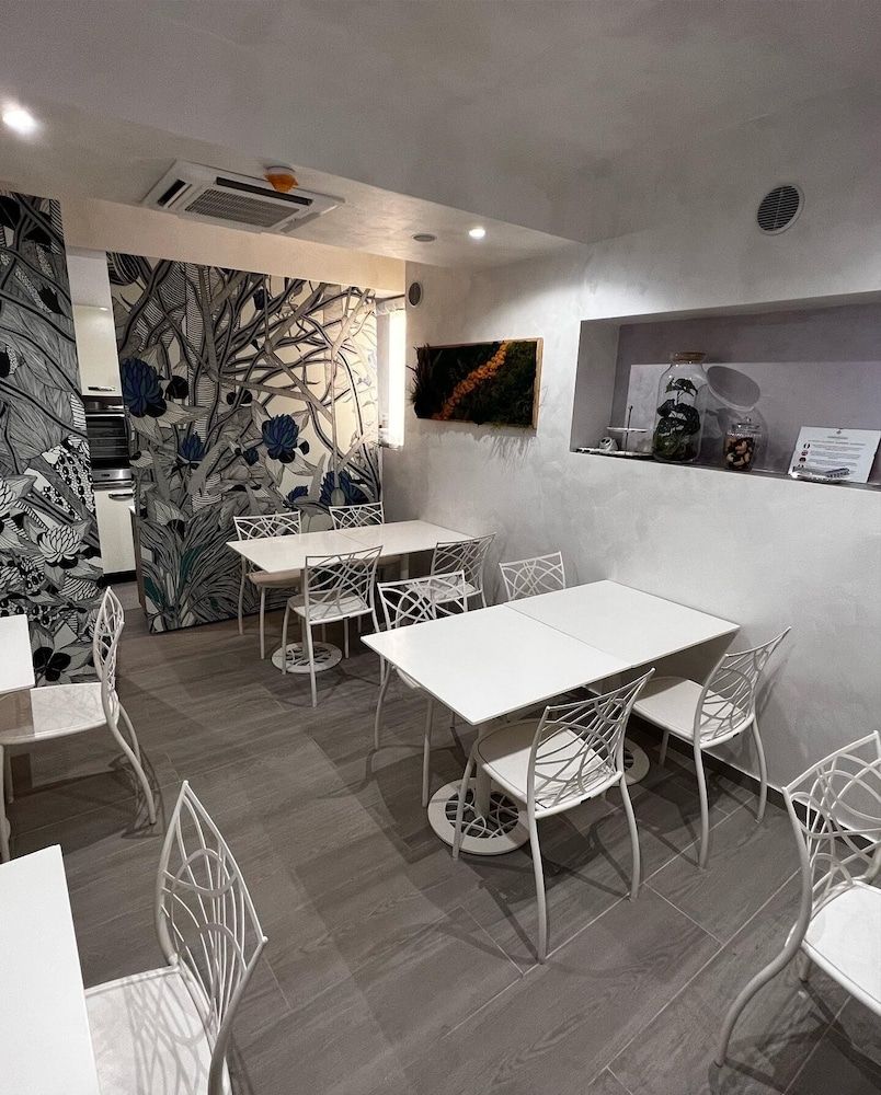 undefined Hotel Vespasiano 9