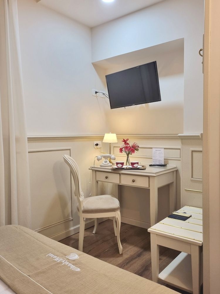 Charly Hotel Double or Twin Room 8