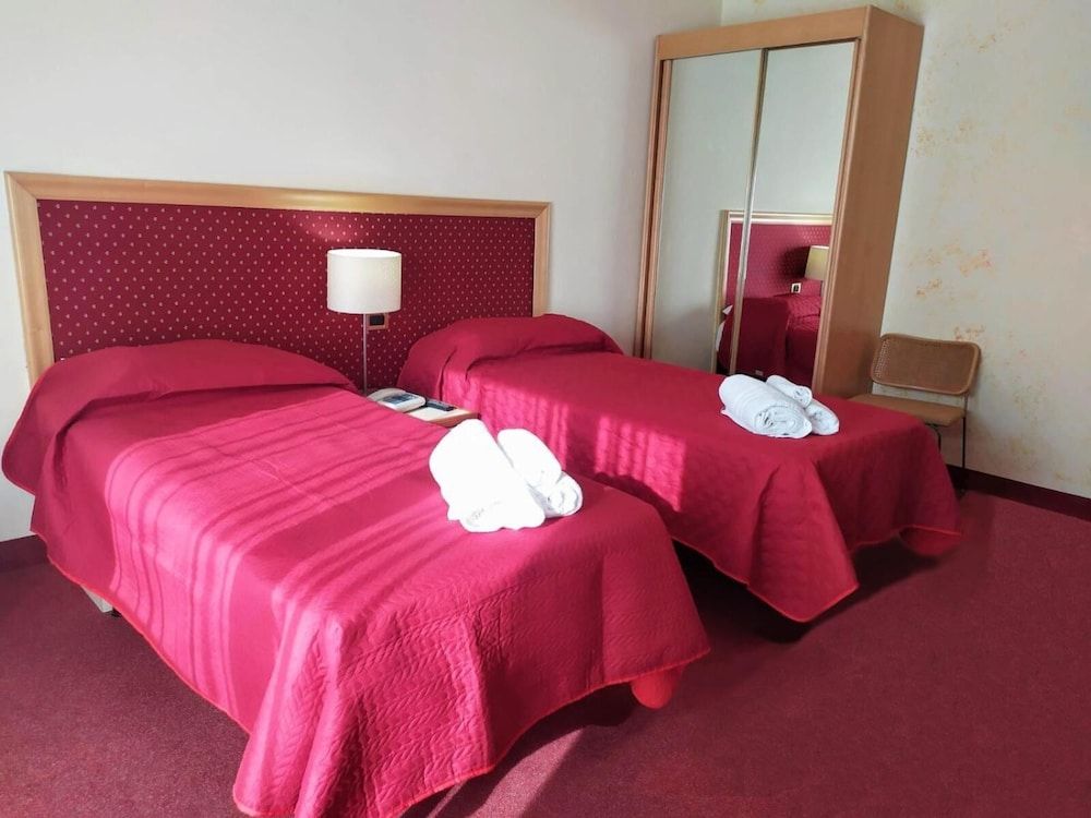 Basic Twin Room