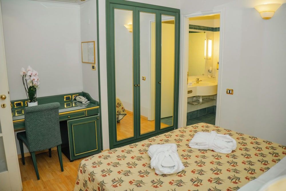 Altafiumara Resort & Spa Classic Double with queen bed or 2 twin beds 6