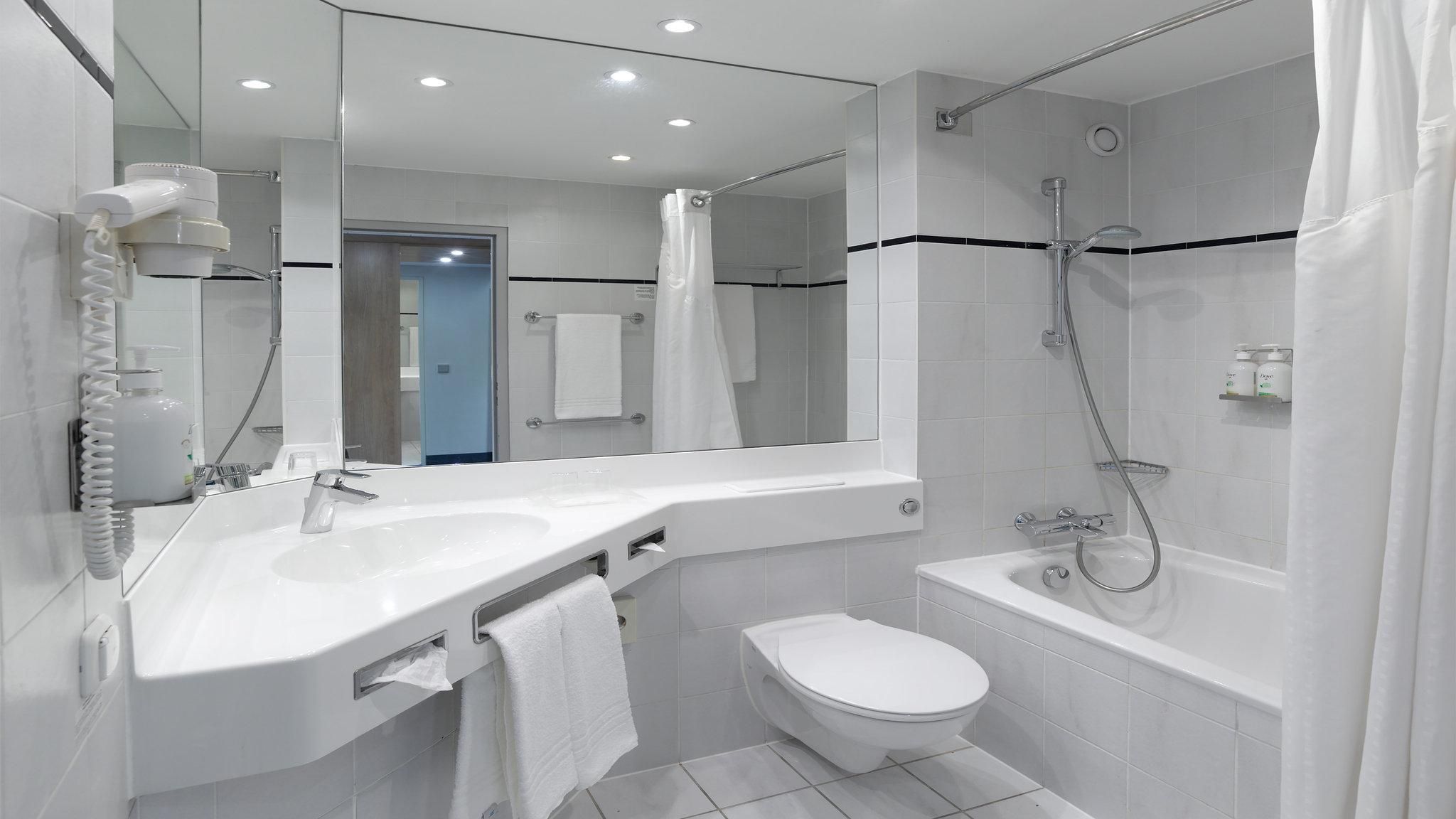 2 Twin Standard Bath Shower Combination