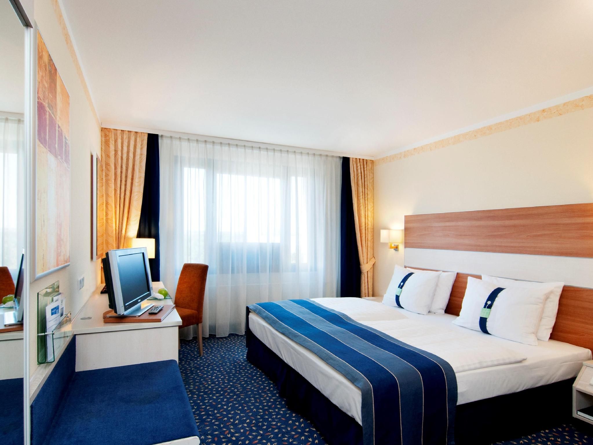1 Single Bed Standard Mobility Accessible
