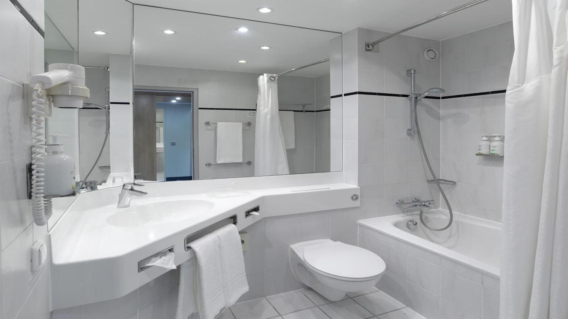 Double Room with Accessible Roll-In Shower