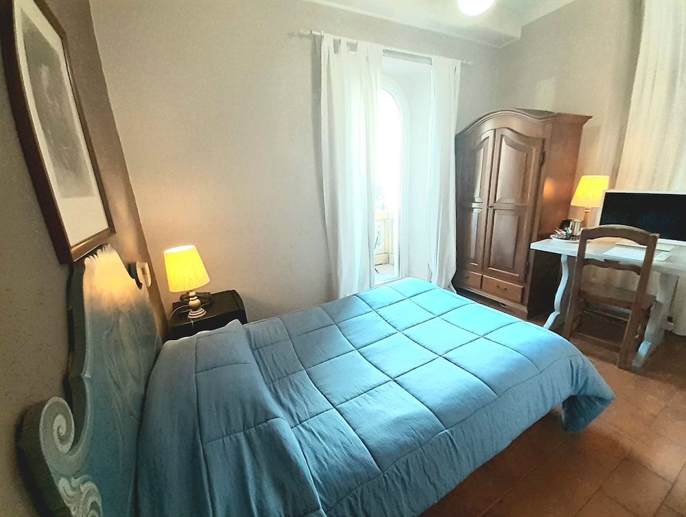 Castello Miramare Single Room 7