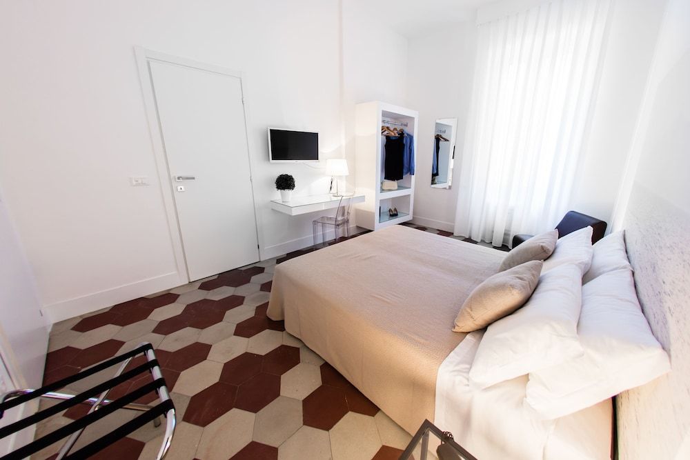 Rhegion B&B Comfort Triple Room, 1 Bedroom, Private Bathroom 3