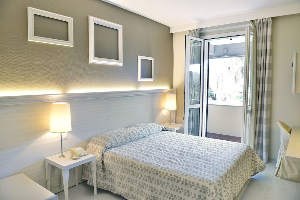 Hotel degli Ulivi Family Room 2