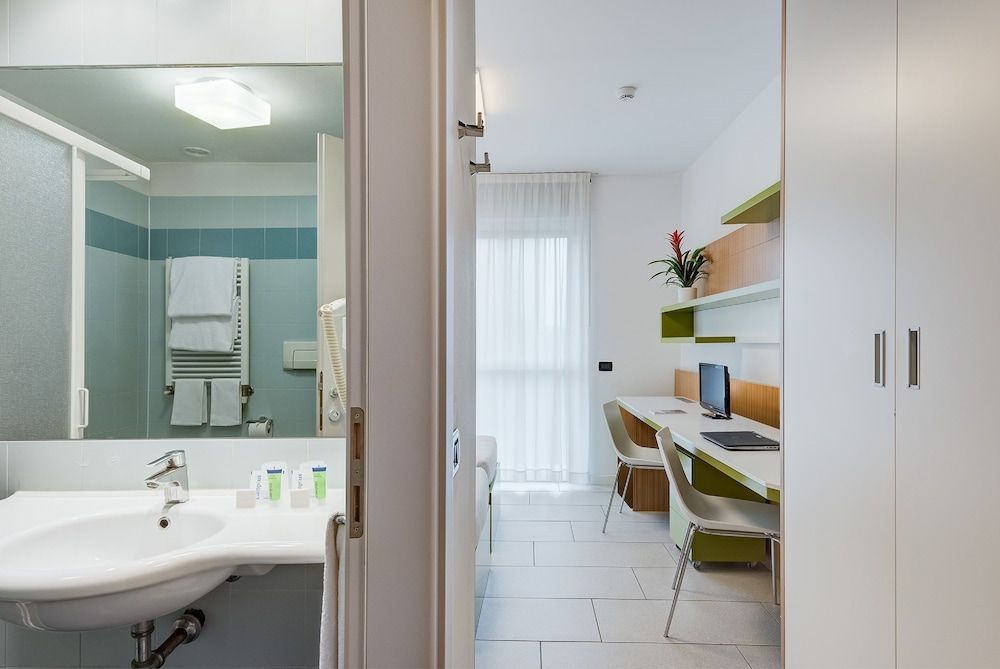 Camplus Turro - Casa per Ferie Classic Double or Twin Room 3