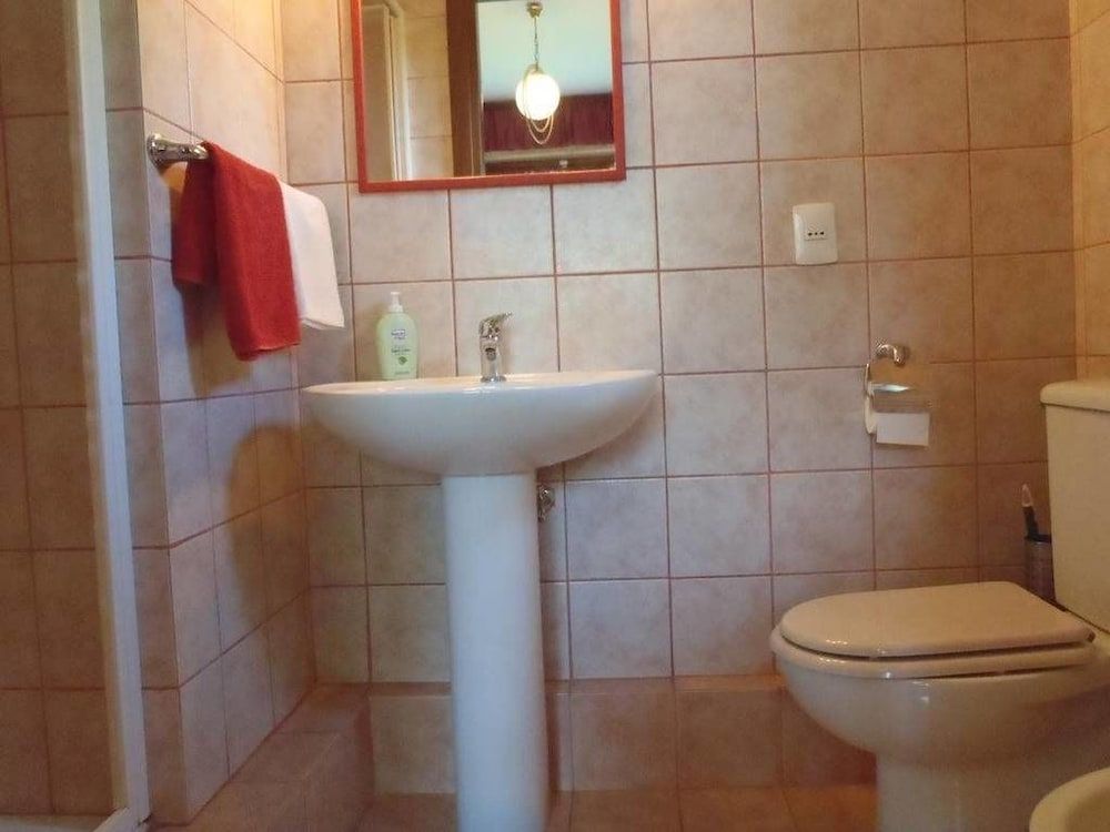 B&B Villa Sans Souci Camera1 Doppia/Tripla con frigo, bagno privato, vista parco, primo piano, letto matrimoniale+singolo 2