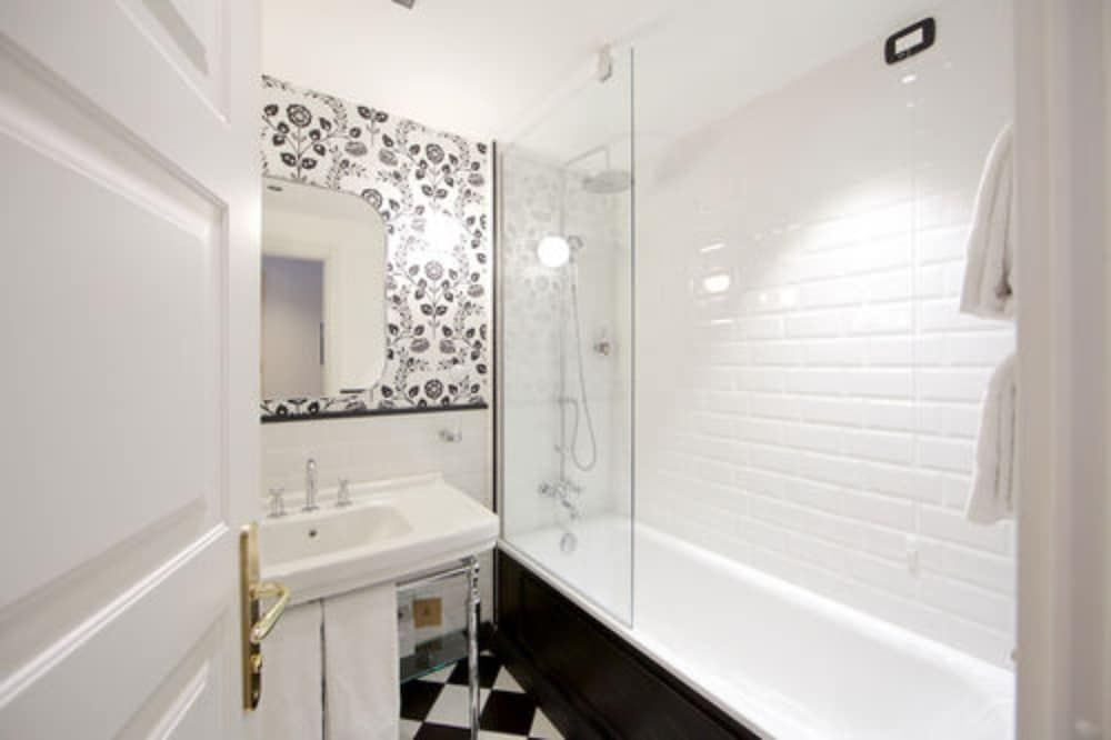 Hotel Duca D'Aosta City Double or Twin Room, City View 11