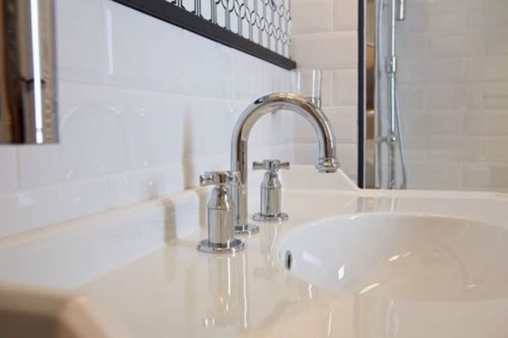 Hotel Duca D'Aosta City Double or Twin Room, City View 9