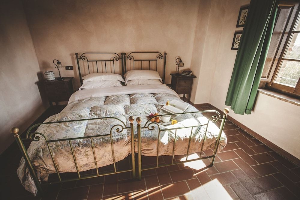 Zampugna Family Duplex, Kitchen, Hill View 2