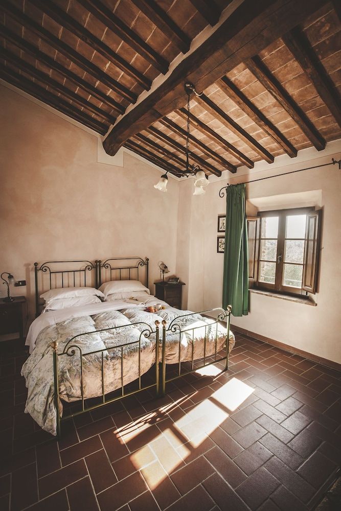 Zampugna Family Duplex, Kitchen, Hill View 10