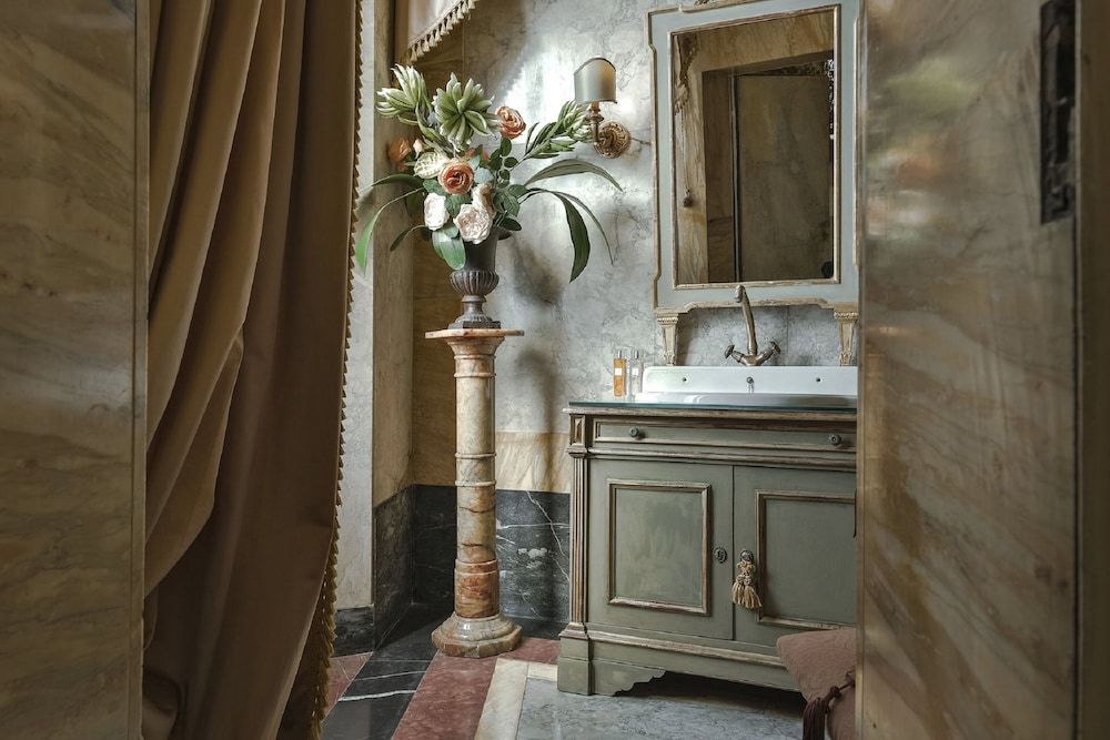 Palazzo Coli Bizzarrini Presidential Suite, 1 Bedroom (Appartamento Le Grottesche) 8