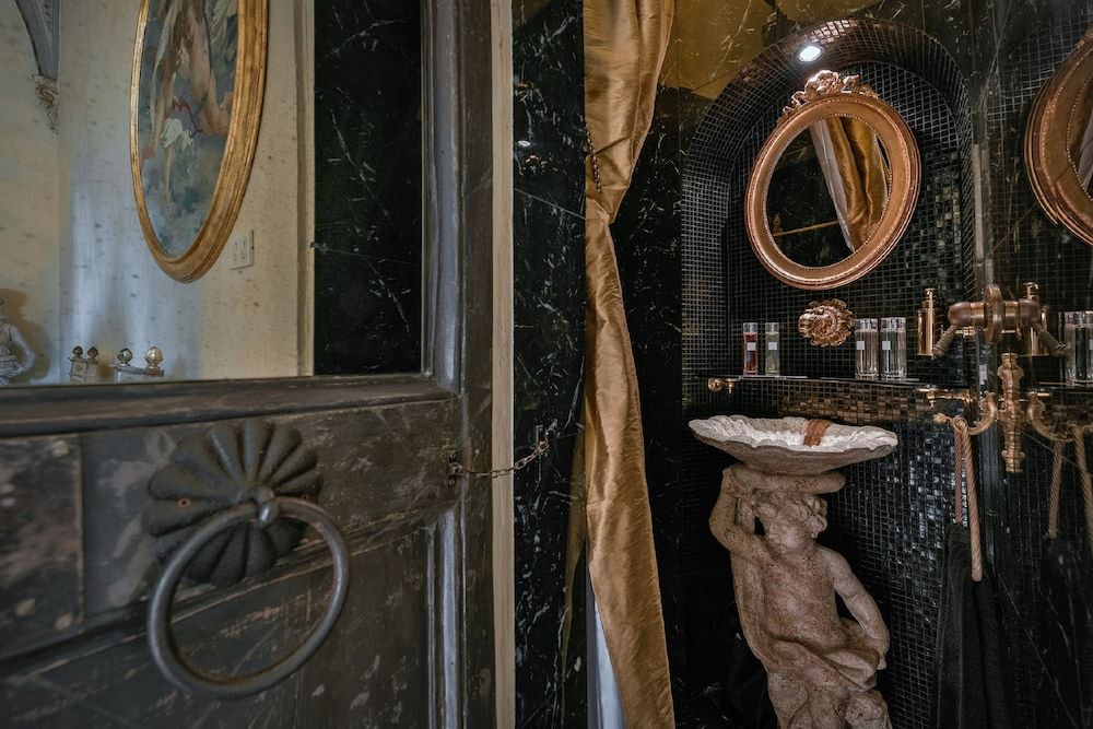 Palazzo Coli Bizzarrini Presidential Suite, 1 Bedroom (Appartamento Le Grottesche) 5
