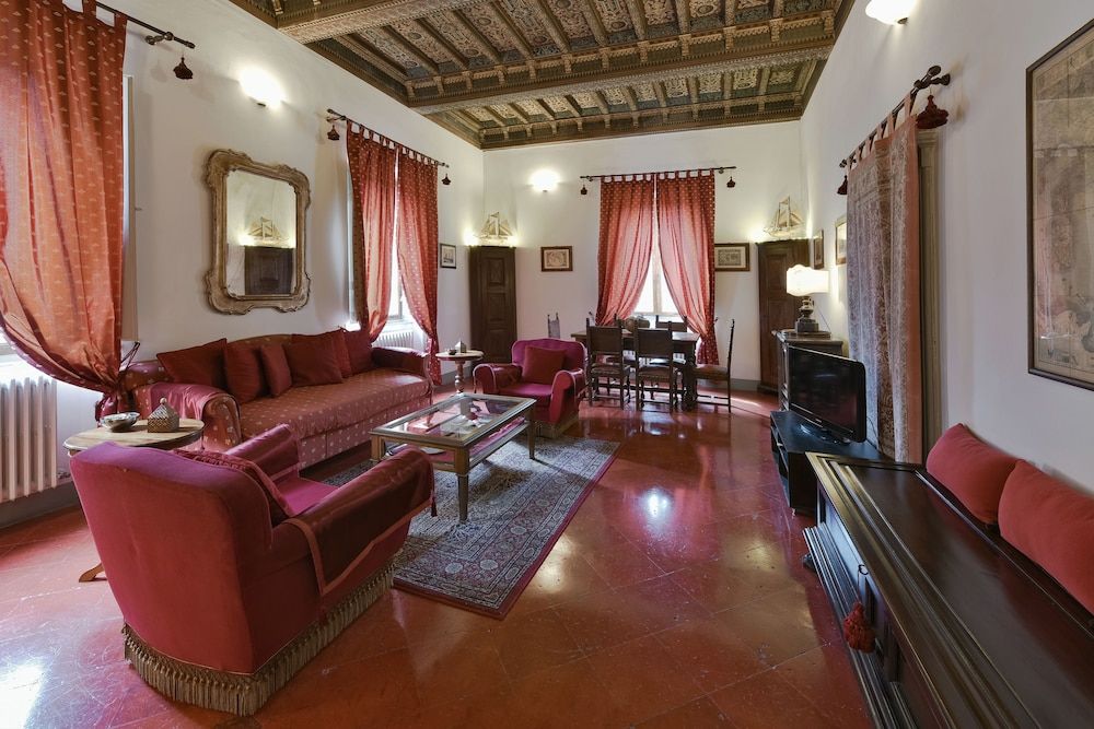Palazzo Coli Bizzarrini Romantic Apartment, 1 Bedroom, Kitchen (Appartamento Rubino) 8