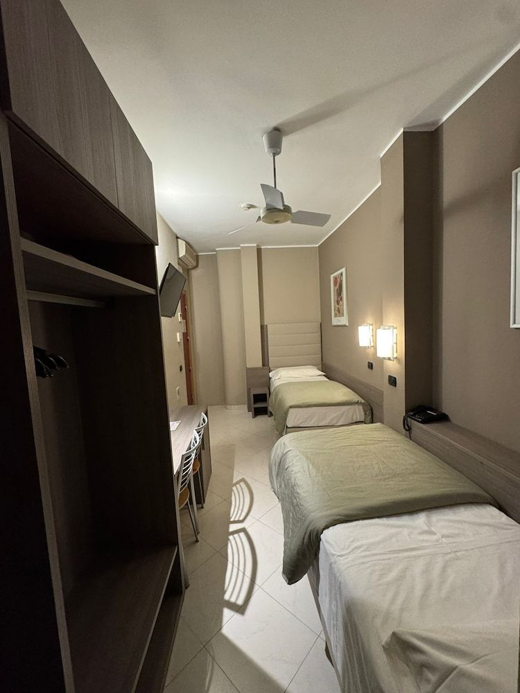 Hotel Parma Double Room, 2 Twin Beds