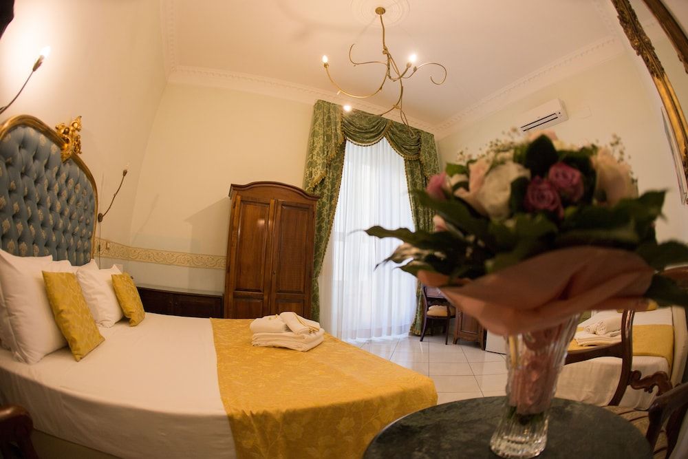 B&B Art Suite Santa Brigida Standard Triple Room, Courtyard View 5