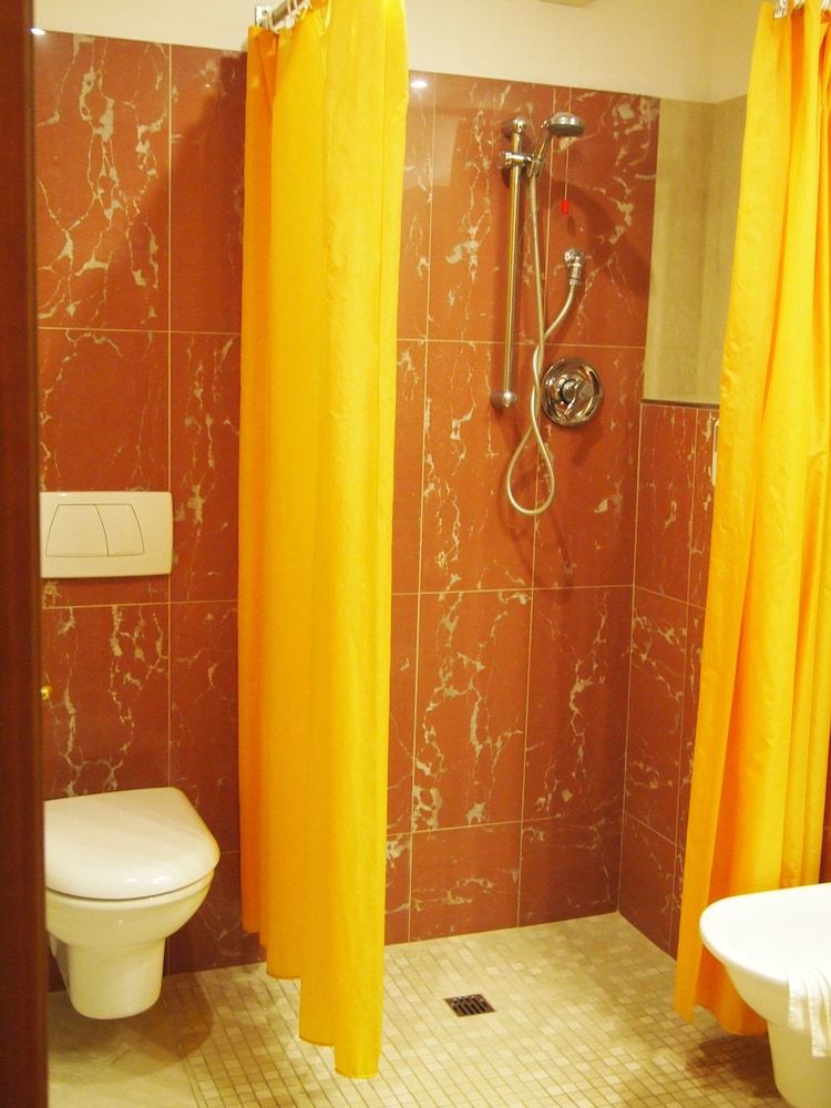 Piccolo Hotel Basic Room 2