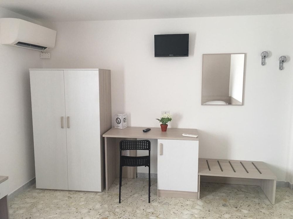 Piccolo Hotel Quadruple Room 5