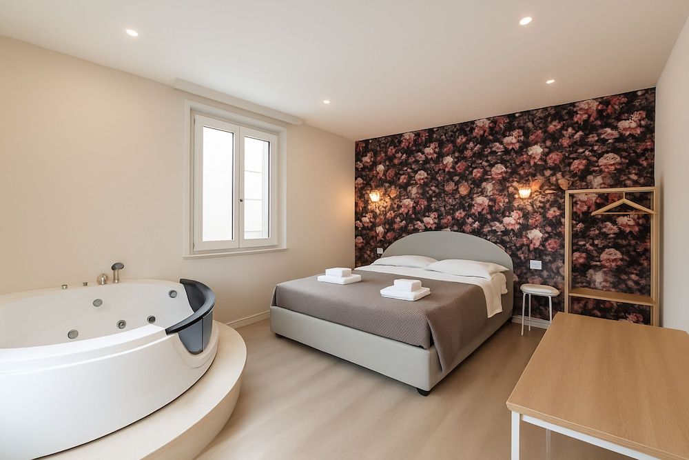 undefined Aurelia Garden Rooms B&B