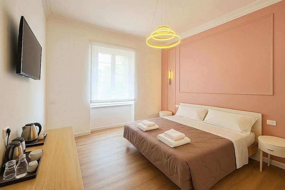 undefined Aurelia Garden Rooms B&B 4