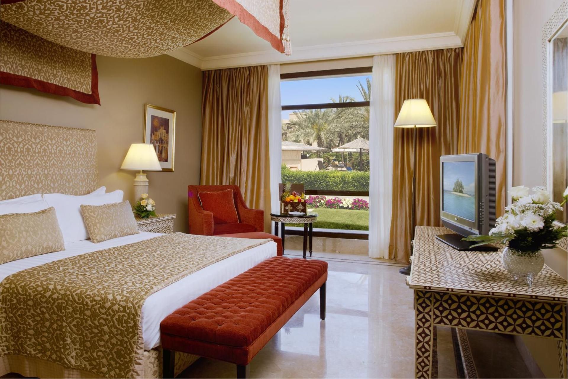 Al Bawadi Suite Queen Bed Ocean View - Includes 20% Discount on F&B