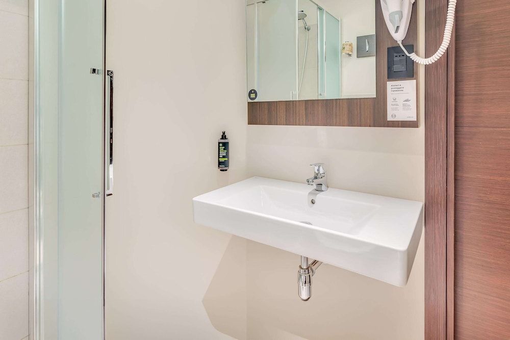 B&B Hotel Milano San Siro Twin Room, Non Smoking 4