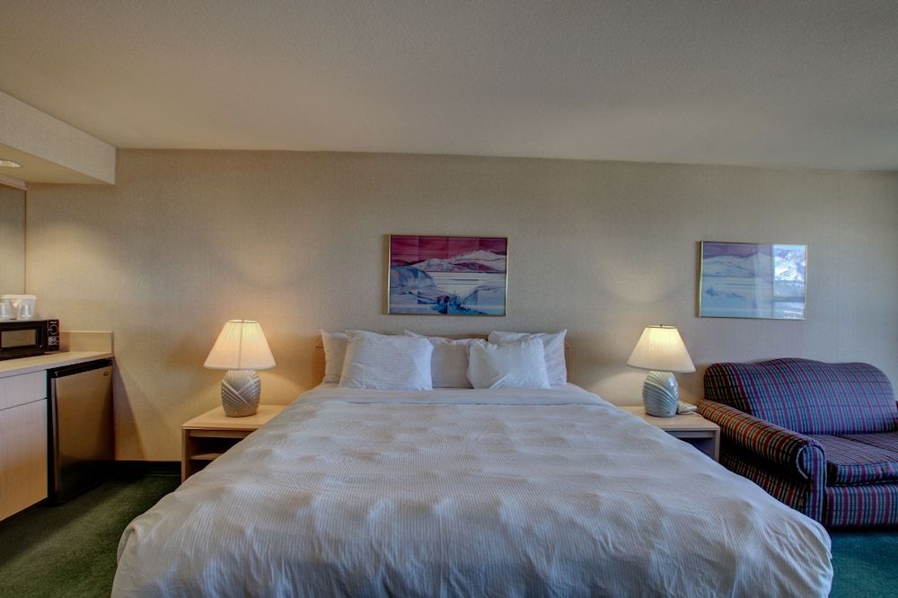 Shilo Inns Mammoth Lakes Superior Room, 1 King Bed