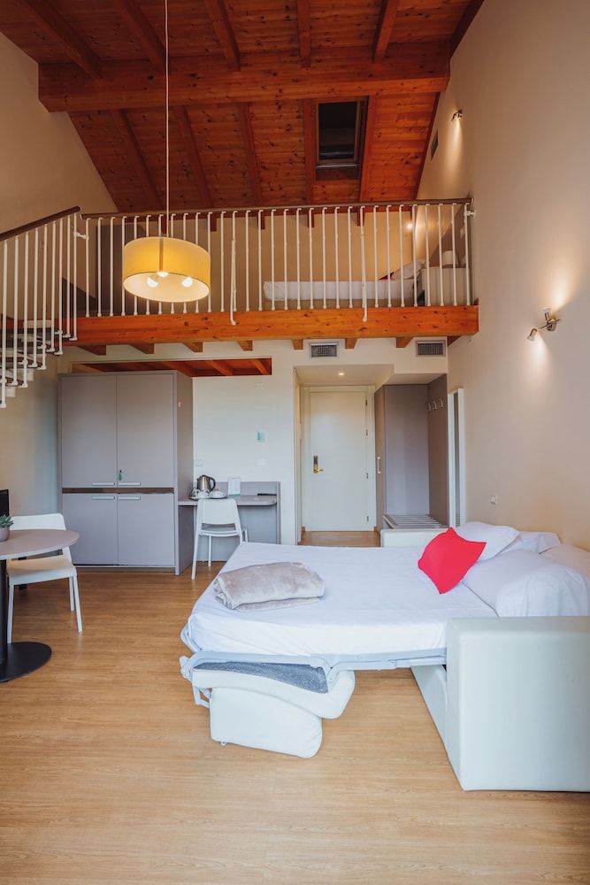 Garda Relais Family Quadruple Room 7