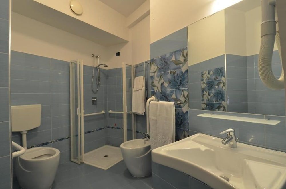 Hotel Zeus Pompei Camera Familiare con Angolo Cottura - Dependance - Altro Edificio 3