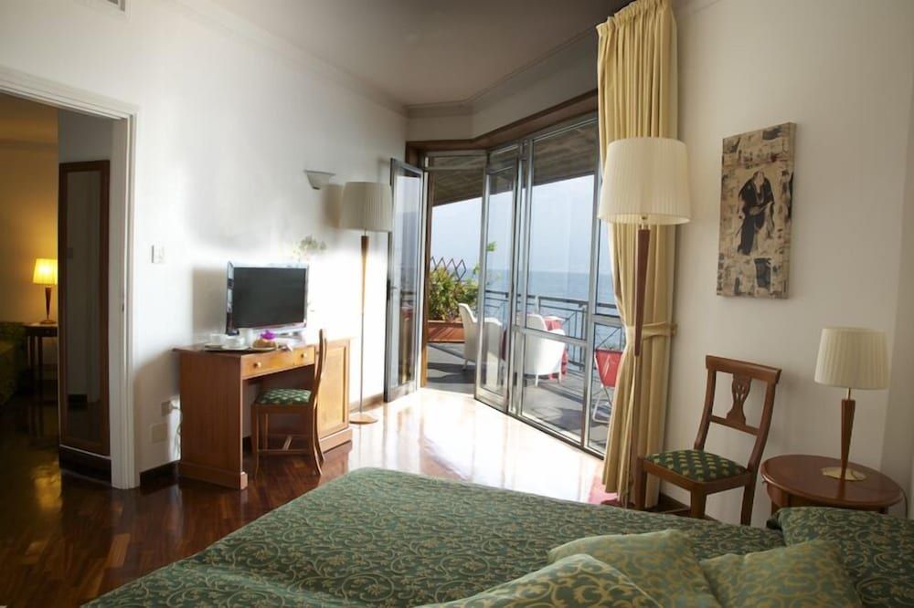 Villa Cappellina Junior Suite, Lake View 3