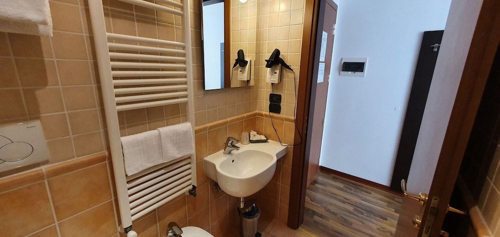 Hotel Carignano Classic Quadruple Room 6