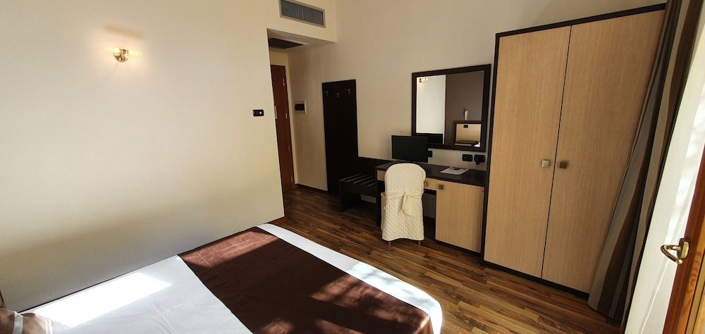 Hotel Carignano Basic Double Room 9