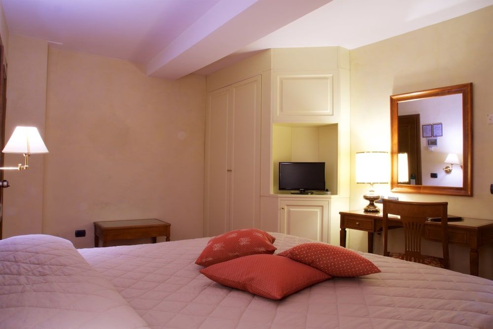 Hotel La Luna Family Room