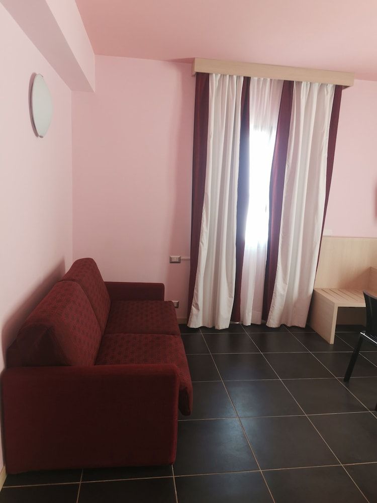 Tus' Hotel Superior Double or Twin Room, Sea View 6