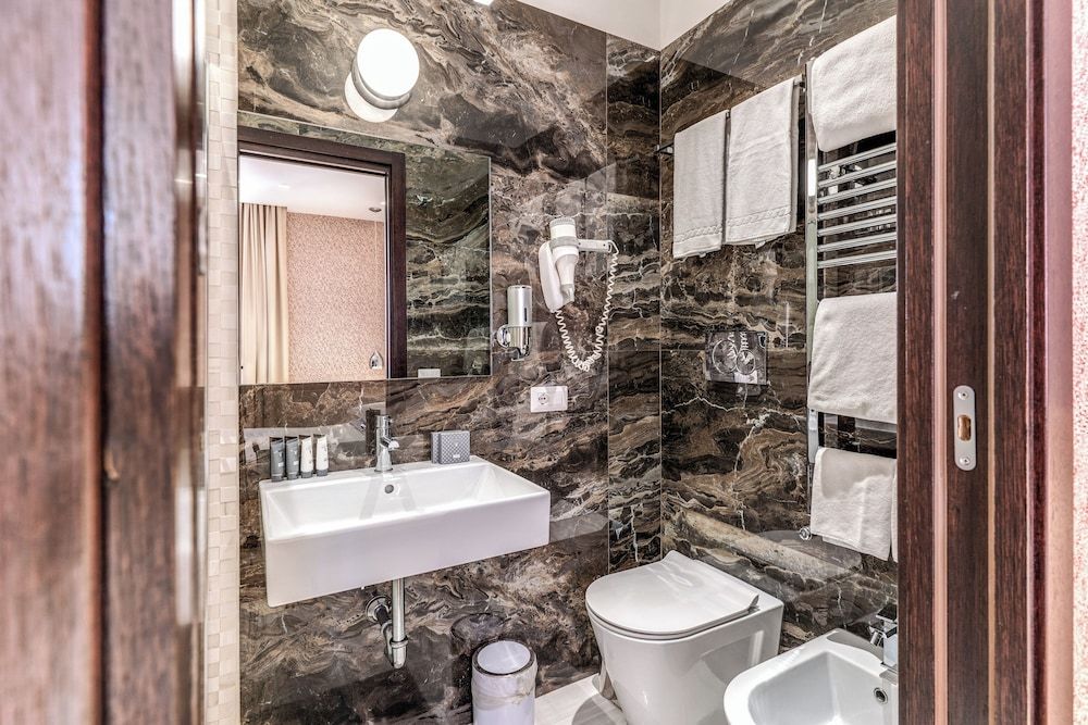 Relais Fontana di Trevi Basic Double Room 10